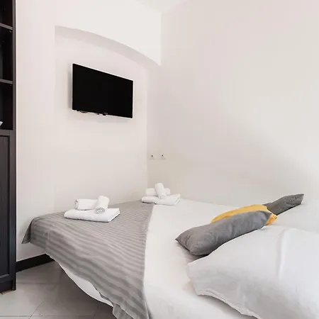 Zenamia Apartment *